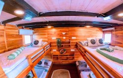 Share Cabin image, Lexxy Phinisi, Komodo Boats Charter