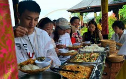 Lunch Buffet image, One Day Watersports Package Nusa Penida by Caspla Bali, Nusa Penida Packages