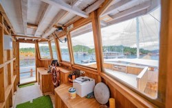 Captain Room,Komodo Open Trips,Open Trip Labuan Bajo 3D2N by Maheswari Deluxe Phinisi