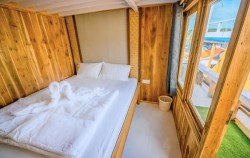 Deluxe Ocean Cabin,Komodo Open Trips,Open Trip Labuan Bajo 3D2N by Maheswari Deluxe Phinisi