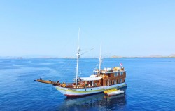 Boat image, Open Trip 3D2N by Maipa Deapati Deluxe Phinisi, Komodo Open Trips