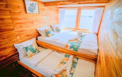 Deluxe Cabin,Komodo Boats Charter,Maipa Deapati Deluxe Phinisi Charter