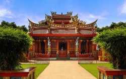 Manado Tour 3 Days & 2 Nights Package, Manado Chinese Temple