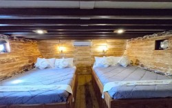 Family Cabin image, Marvelous Deluxe Phinisi, Komodo Boats Charter