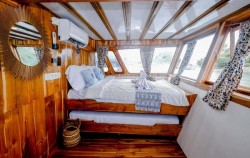 Bos - Master Cabin Ocean View image, Komodo Open Trip 3D2N by Bajo Ocean Star Deluxe Phinisi, Komodo Open Trips