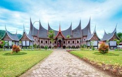 Overland Tour 8 Days 7 Nights, Minangkabau Traditional Villag