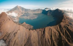 Rinjani Trekking 4 Days and 3 Nights Tours, Mount Rinjani Crater