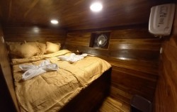 Share Cabin image, Komodo Open Trip 3D2N by My Moon Phinisi, Komodo Open Trips