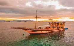 Komodo Open Trip 3D2N by Natural Liveaboard, Boat