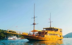 Boat,Komodo Open Trips,Open Trip Labuan Bajo 3D2N by NK Jaya 2 Deluxe Phinisi