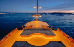 Sundeck - Night image, Open Trip Labuan Bajo 3D2N by NK Jaya 2 Deluxe Phinisi, Komodo Open Trips