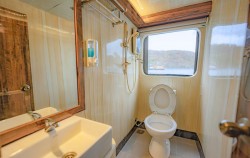 Superior Cabin - Bathroom image, Open Trip 3D2N by Ocean Angel Liveaboard, Komodo Open Trips