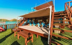 Open Trip Komodo 3D2N by Ocean Pro Luxury Phinisi, Chill Area