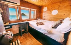 Open Trip Komodo 3D2N by Ocean Pro Luxury Phinisi, Komodo Open Trips, Ocean Double Cabin