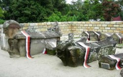 Old Tomb Sidabutar Kings,Sumatra Adventure,North Sumatra Special Tour 14 Days 13 Nights