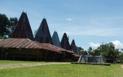 Sumba  Traditional  Tour 4N 5D, Sumba Adventure, Pasunga Village