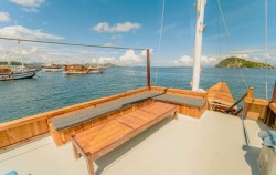 Sundeck,Komodo Open Trips,Open Trip Komodo 3D2N by Pesona Bajo Superior Phinisi