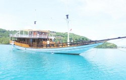 Phinisi Sea Villa,Komodo Boats Charter,Phinisi Sea Villa