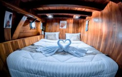 Komodo Open Trip 3D2N by Bajo Ocean Star Deluxe Phinisi, Bos - Private Cabin Lower Deck