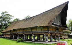 Rumah Bolon or Longhouse,Sumatra Adventure,Orangutan Batak Country Tour 5 Days 4 Nights