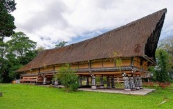 Long House or Rumah Bolon,Sumatra Adventure,Exotic Bukit Lawang and Lake Toba Tour 6D 5N