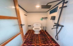 Manta Room - Bathroom image, Komodo Open Trip 3D2N by Sea Familia Luxury Phinisi, Komodo Open Trips