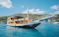 Segara Deluxe Phinisi,Komodo Open Trips,Open Trip 3D2N by Segara Deluxe Phinisi