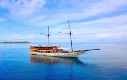 Open Trip Komodo 2D1N by Senada Luxury Phinisi, Boat