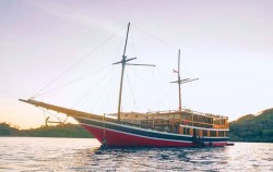 Boat image, Open Trip Komodo 2D1N by Senada Luxury Phinisi, Komodo Open Trips