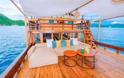 Relaxation Area,Komodo Open Trips,Open Trip Komodo 3D2N by Senada Luxury Phinisi