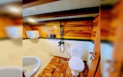 Open Trip Komodo 3D2N by Senada Luxury Phinisi, Superior - Bathroom