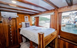 Komodo Open Trip 3D2N by Bajo Ocean Star Deluxe Phinisi, Bos - Share Cabin