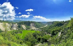 Grand Tour Experience 19 Days, Sianok Canyon View