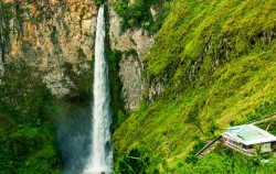 Sipiso-Piso Waterfall,Sumatra Adventure,Exotic Nature Sumatra Tour 14 Days