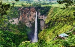 Medan Lake Toba Holidays A 4 Days 3 Nights, Sipiso-piso Waterfall