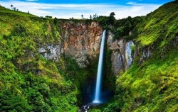 North Sumatra Special Tour 9 Days 8 Nights, Sipiso-Piso Waterfall