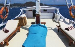 Sunbed Facilities,Komodo Boats Charter,Phinisi Warisan