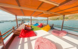 Sundeck,Komodo Open Trips,Open Trip Labuan Bajo 3D2N by Elvano Superior Phinisi