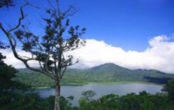 Overnight and Dolphin Tours, Tamblingan Lake