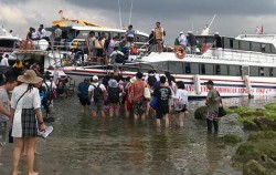 Grand Tanis Fast Cruise, Nusa Penida Fast Boats, Grand-Tanis-Express-departure