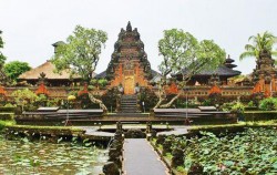 One Day Tour with Barong Dance, Ubud Palace