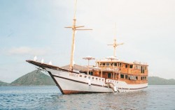 Boat,Komodo Open Trips,Open Trip 3D2N Komodo by Vinca Voyages