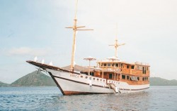 Open Trip 3D2N Komodo by Vinca Voyages, Boat