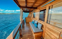 Open Trip 3D2N Komodo by Vinca Voyages, Japanese Room - Balcony