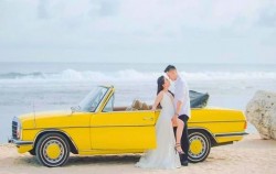 Yellow Mercedes Benz Classic,Bali Car Charter,Bali Classic Vintage Car