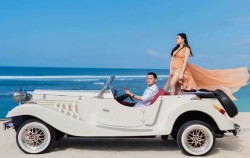 White Marvia Classic,Bali Car Charter,Bali Classic Vintage Car