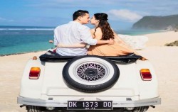 White Marvia Classic image, Bali Classic Vintage Car, Bali Car Charter