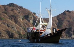 Phinisi Warisan, Komodo Boats Charter, Phinisi Warisan