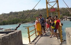 Bali Funtasea, Yellow Bridge