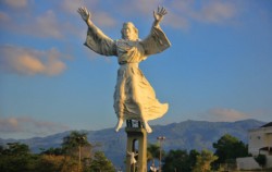 Manado Tour 5 Days & 4 Nights Package, Manado Yesus Monument